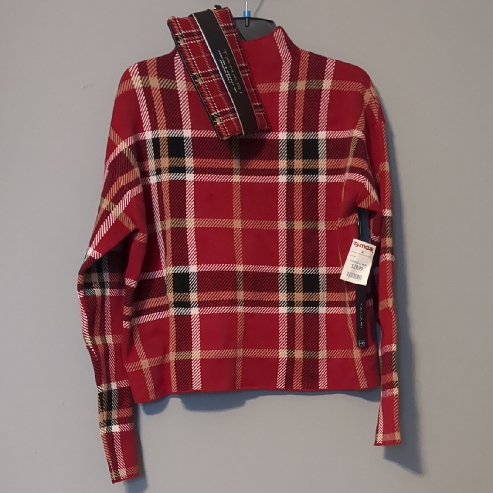 NWT Tahari Red and Black Checkered Turtleneck Sweater